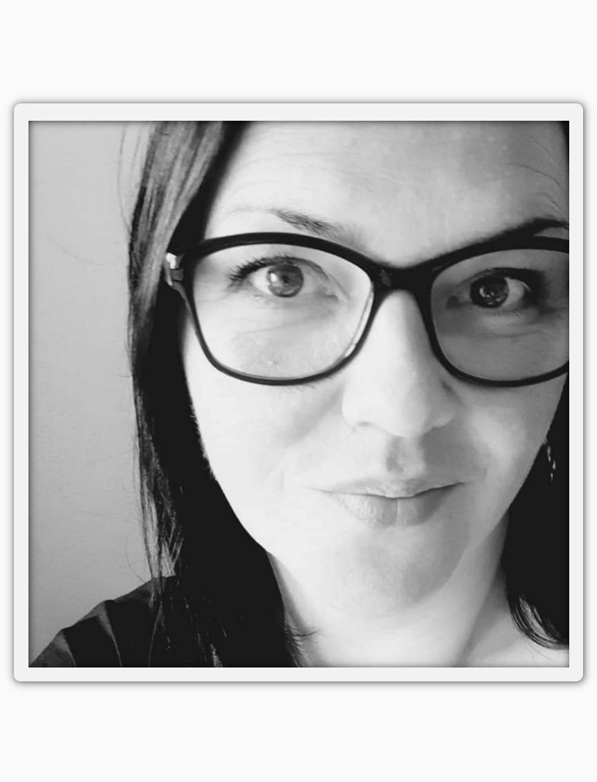 images/stefanie.jpg#joomlaImage://local-images/stefanie.jpg?width=860&height=1127